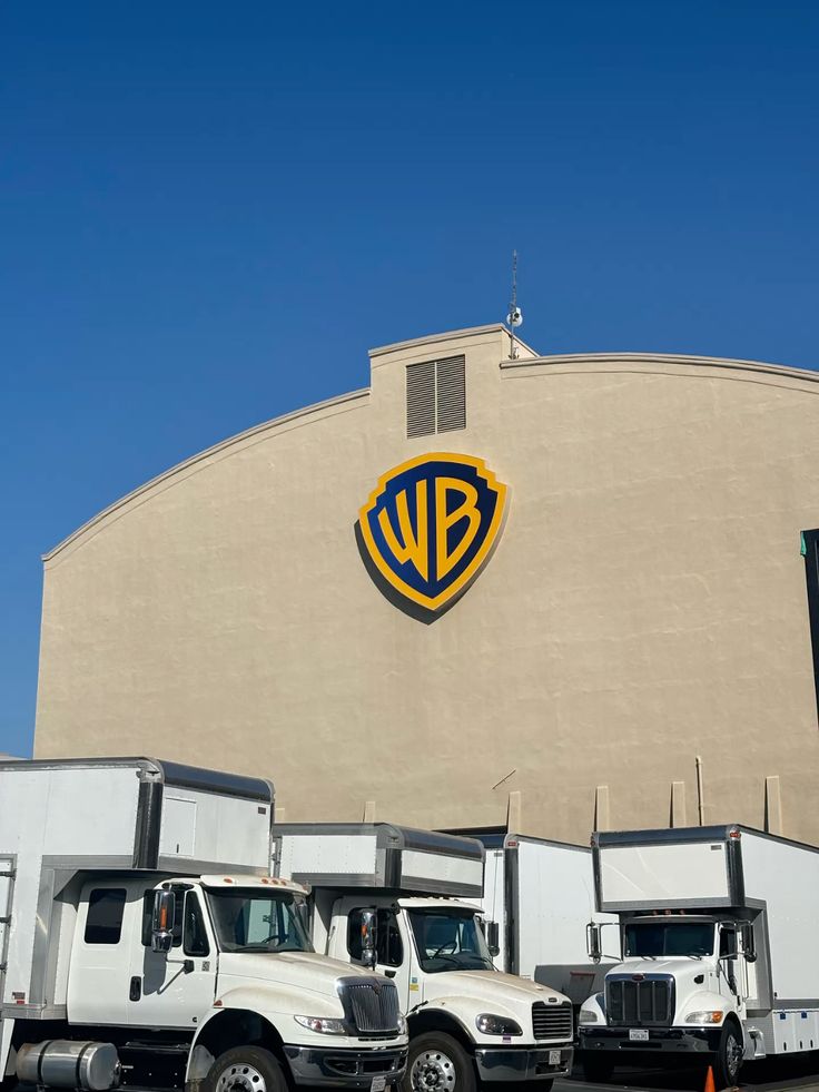 A Warner Bros részvényesei jóváhagyták a Paramount 111 milliárd dolláros felvásárlását